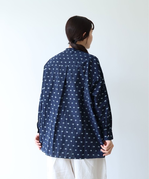 yuni（ユニ　）の「Cotton/Nylon ラメジャカード wide シャツ（シャツ/ブラウス・レディース・グレー/ピンク/ネイビー・FREE）」の8枚目の写真