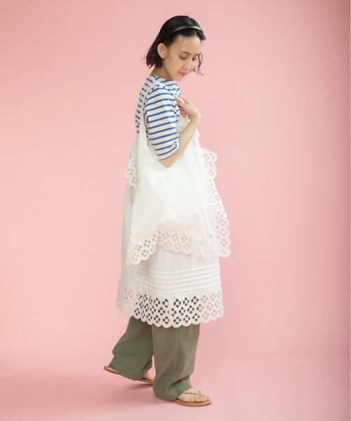 Dot＆Stripes CHILD WOMAN（ドットアンドストライプス　チャイルドウーマン）の「コットンリネンキャンバス フラワーカットワークキャミワンピース（ワンピース・レディース・ホワイト・FREE）」の17枚目の写真