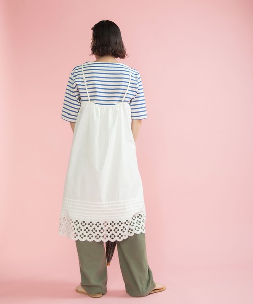 Dot&Stripes CHILD WOMAN(ドットアンドストライプス チャイルドウーマン)の「コットンリネンキャンバス フラワーカットワークキャミワンピース(ワンピース・レディース・ホワイト・FREE)」の13枚目の写真