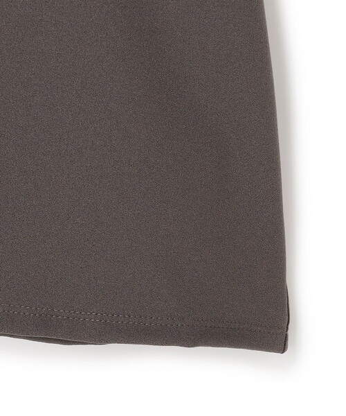 ICB（アイシービー）の「ライトストレッチアムンゼン Vネックカットソー（Tシャツ/カットソー・レディース・グレー系/アイボリー系・MEDIUM/SMALL/X-SMALL）」の12枚目の写真
