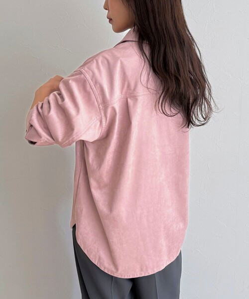 fredy emue(フレディエミュ)の「フェイクスエードシャツ(シャツ/ブラウス・レディース・ピンク/ベージュ/アイボリー・38)」の11枚目の写真