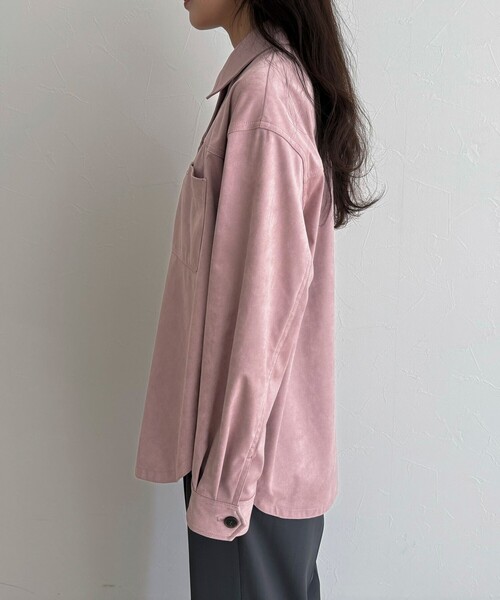 fredy emue(フレディエミュ)の「フェイクスエードシャツ(シャツ/ブラウス・レディース・ピンク/ベージュ/アイボリー・38)」の15枚目の写真