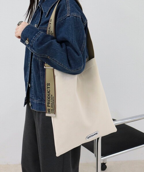 OUTDOOR PRODUCTS（アウトドアプロダクツ）の「【OUTDOOR PRODUCTS 】ジャガードロゴテープワンショルトートバッグ（トートバッグ・レディース・ブラック/キャメル/キナリ・FREE）」の4枚目の写真