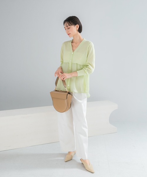 URBAN RESEARCH ROSSO WOMEN（アーバンリサーチ　ロッソ）の「『WEB限定』ドッキングペプラムカーディガン（ニット/セーター・レディース・ブラック/グリーン系その他/ホワイト・FREE）」の13枚目の写真