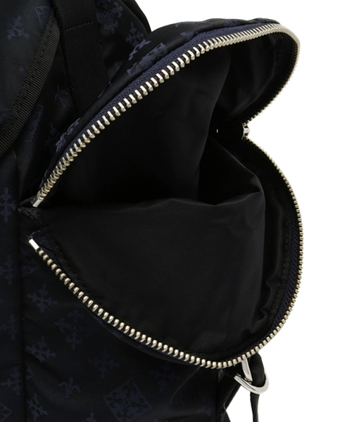 russet for traveller(ラシット フォー トラベラー)の「スクエア型バックパック【Back Pack】(バックパック/リュック・レディース・グレー・FREE)」の13枚目の写真
