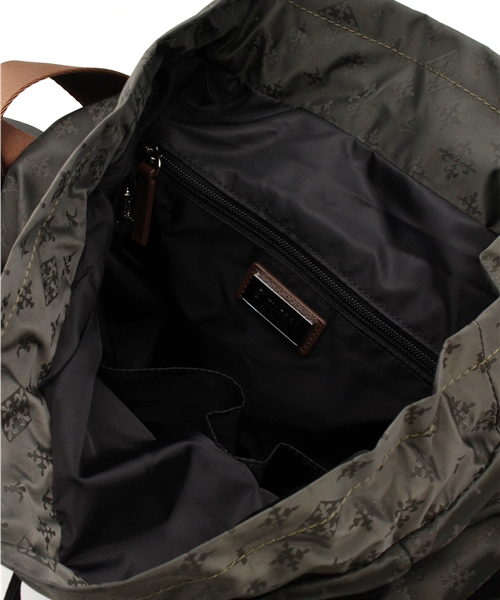 russet for traveller(ラシット フォー トラベラー)の「スクエア型バックパック【Back Pack】(バックパック/リュック・レディース・グレー・FREE)」の8枚目の写真
