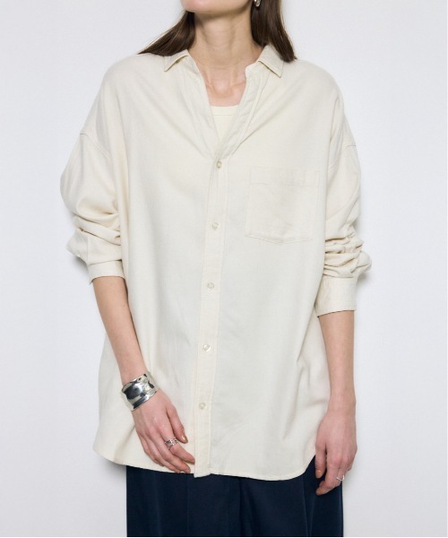 AZUL by moussy(アズールバイマウジー)の「アーバンチェックオーバールーズシャツ(シャツ/ブラウス・レディース・アイボリー/ベージュ系その他/ブラック系その他・FREE)」の1枚目の写真