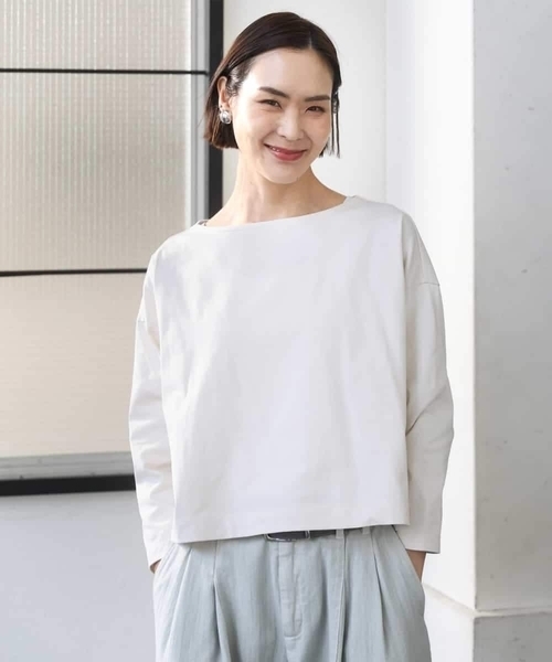 MICHEL KLEIN(ミッシェル・クラン)の「タックデザイン バスクTシャツ(Tシャツ/カットソー・レディース・アイボリー/ブルー・40/38)」の1枚目の写真