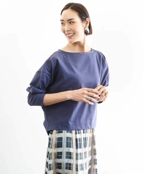 MICHEL KLEIN(ミッシェル・クラン)の「タックデザイン バスクTシャツ(Tシャツ/カットソー・レディース・アイボリー/ブルー・40/38)」の15枚目の写真