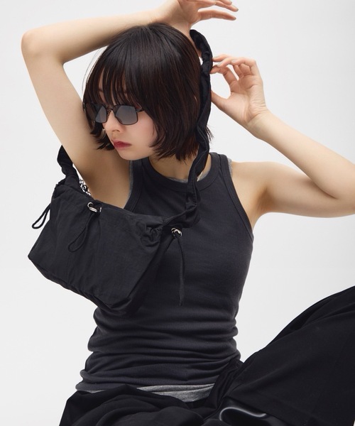 TONER(トナー)の「シャーリングショルダーバッグ/ロゴプレート付き(ショルダーバッグ・レディース・グレー/ブラック/アイボリー・FREE)」の2枚目の写真