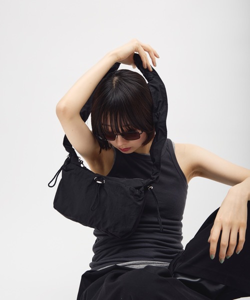 TONER(トナー)の「シャーリングショルダーバッグ/ロゴプレート付き(ショルダーバッグ・レディース・グレー/ブラック/アイボリー・FREE)」の7枚目の写真