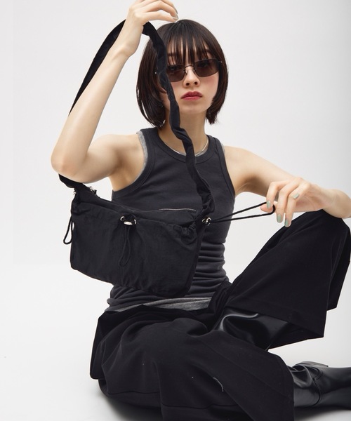 TONER(トナー)の「シャーリングショルダーバッグ/ロゴプレート付き(ショルダーバッグ・レディース・グレー/ブラック/アイボリー・FREE)」の6枚目の写真
