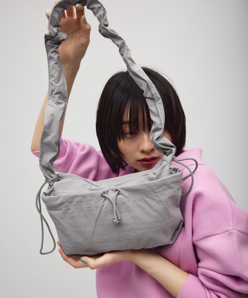 TONER(トナー)の「シャーリングショルダーバッグ/ロゴプレート付き(ショルダーバッグ・レディース・グレー/ブラック/アイボリー・FREE)」の15枚目の写真