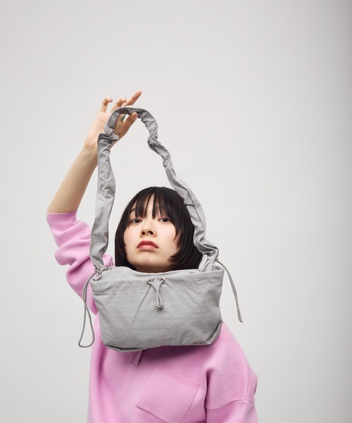 TONER(トナー)の「シャーリングショルダーバッグ/ロゴプレート付き(ショルダーバッグ・レディース・グレー/ブラック/アイボリー・FREE)」の17枚目の写真