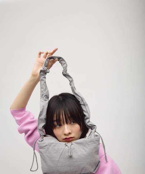 TONER(トナー)の「シャーリングショルダーバッグ/ロゴプレート付き(ショルダーバッグ・レディース・グレー/ブラック/アイボリー・FREE)」の18枚目の写真