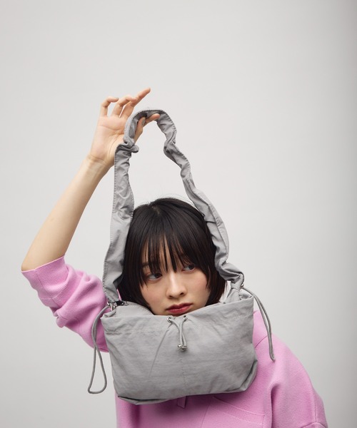 TONER(トナー)の「シャーリングショルダーバッグ/ロゴプレート付き(ショルダーバッグ・レディース・グレー/ブラック/アイボリー・FREE)」の19枚目の写真