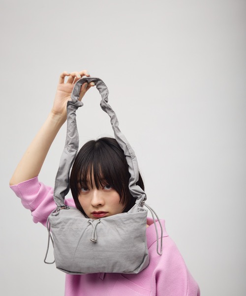 TONER(トナー)の「シャーリングショルダーバッグ/ロゴプレート付き(ショルダーバッグ・レディース・グレー/ブラック/アイボリー・FREE)」の20枚目の写真