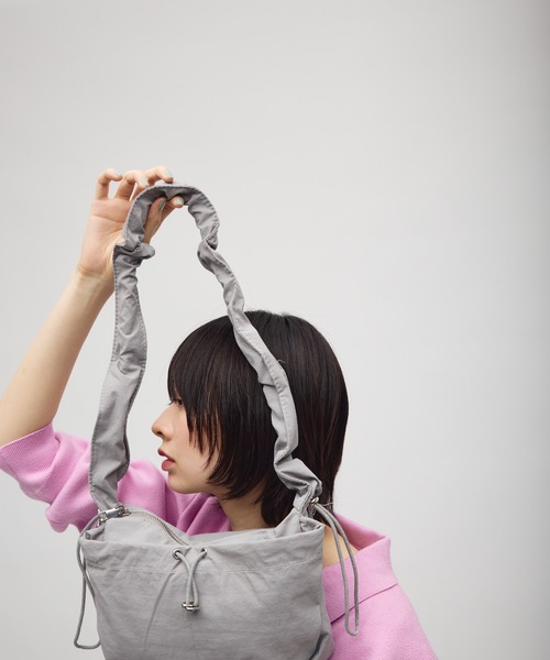TONER(トナー)の「シャーリングショルダーバッグ/ロゴプレート付き(ショルダーバッグ・レディース・グレー/ブラック/アイボリー・FREE)」の22枚目の写真