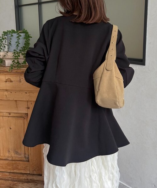 Thevon（ゼボン）の「Vネックペプラムジャケット（テーラードジャケット・レディース・ブラック/ベージュ/チャコールグレー・FREE）」の6枚目の写真