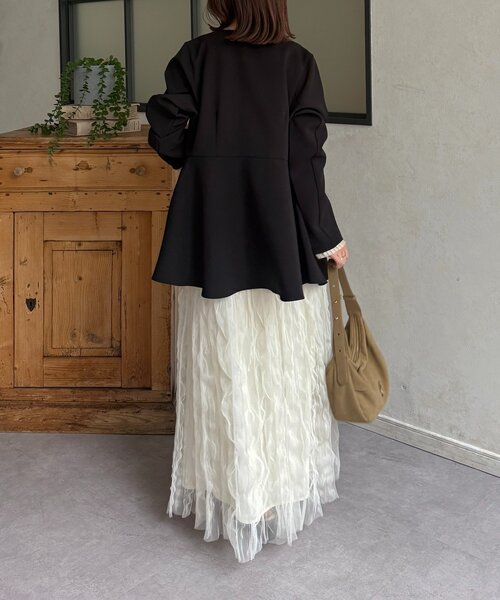 Thevon（ゼボン）の「Vネックペプラムジャケット（テーラードジャケット・レディース・ブラック/ベージュ/チャコールグレー・FREE）」の10枚目の写真