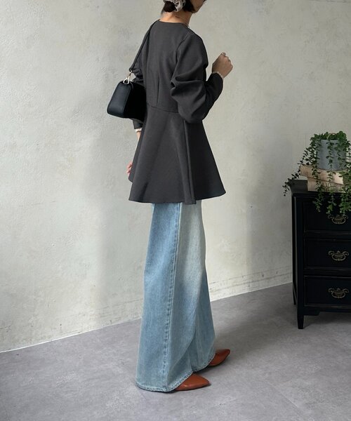 Thevon（ゼボン）の「Vネックペプラムジャケット（テーラードジャケット・レディース・ブラック/ベージュ/チャコールグレー・FREE）」の20枚目の写真