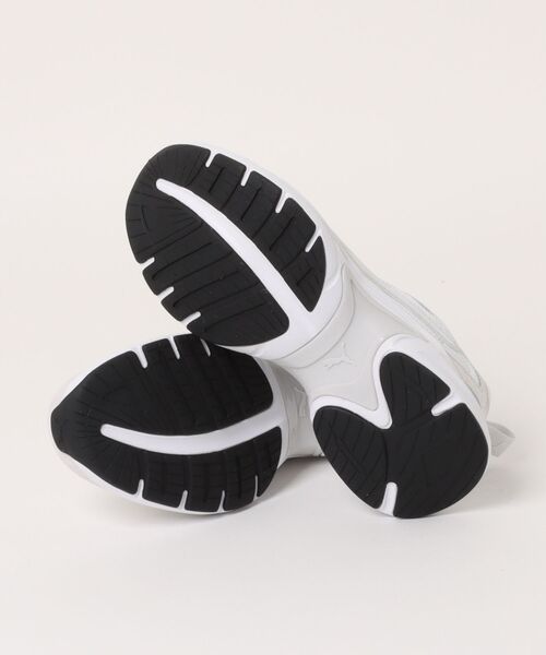 PUMA(プーマ)の「【PUMA】SOFTRIDE エスカレート(スニーカー・レディース・ホワイト・24.0cm/24.5cm/23.5cm/23.0cm)」の2枚目の写真
