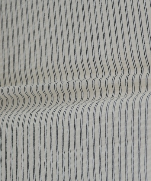 EPNK(イーピーエヌケー)の「Seersucker Striped Shirt / シアサッカーストライプシャツ(シャツ/ブラウス・メンズ・チャコールグレー/アイボリー・SMALL/MEDIUM/LARGE)」の21枚目の写真