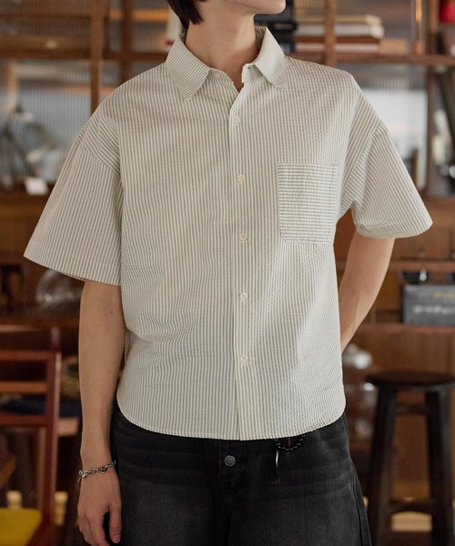 EPNK(イーピーエヌケー)の「Seersucker Striped Shirt / シアサッカーストライプシャツ(シャツ/ブラウス・メンズ・チャコールグレー/アイボリー・SMALL/MEDIUM/LARGE)」の14枚目の写真