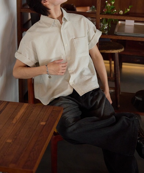 EPNK(イーピーエヌケー)の「Seersucker Striped Shirt / シアサッカーストライプシャツ(シャツ/ブラウス・メンズ・チャコールグレー/アイボリー・SMALL/MEDIUM/LARGE)」の15枚目の写真