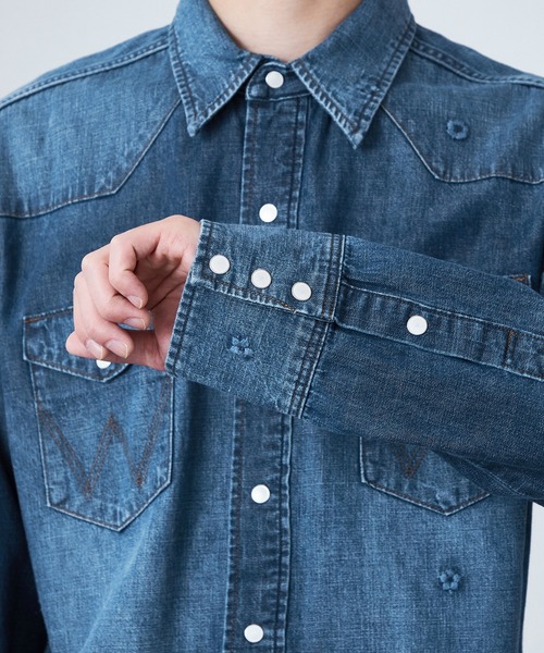 Lee(リー)の「Wrangler/ラングラー【US ORIGINAL】27MW ウエスタンデニムシャツ フラワーエンブロイダリー(シャツ/ブラウス・メンズ・ブルー・LARGE/MEDIUM/SMALL)」の9枚目の写真