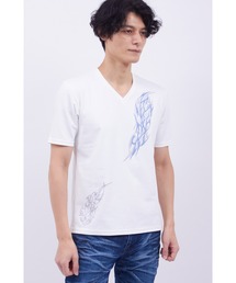 TORNADO MART（トルネードマート）の「ﾄﾗｲﾊﾞﾙ3DﾌﾟﾘﾝﾄﾊﾝｿﾃﾞVﾈｯｸｶｯﾄｿｰ（Tシャツ/カットソー）」