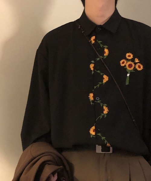 FreeZone(フリーゾーン)の「ひまわり刺繍デザイン オーバーサイズ 長袖シャツブラウス(シャツ/ブラウス・メンズ・ホワイト/ブラック・F)」の21枚目の写真