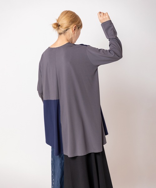 OSMOSIS(オズモーシス)の「アシンメトリー切替フレアープルオーバー(Tシャツ/カットソー・レディース・ブラック/ホワイト/チャコール・ONE SIZE)」の12枚目の写真