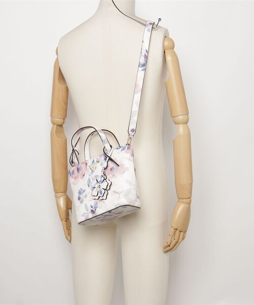 LUCCI Mini Tote ショルダーバッグ ミニトート | GUESS(ゲス) JAPAN