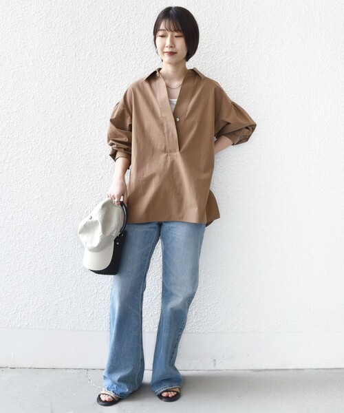 SHIPS(シップス)の「〈手洗い可能〉無地 / ストライプ サイド スリット スキッパー コットン シャツ 2(シャツ/ブラウス・レディース・ネイビー/ブラウン/ライトグリーン/オフホワイト・ONE SIZE)」の13枚目の写真