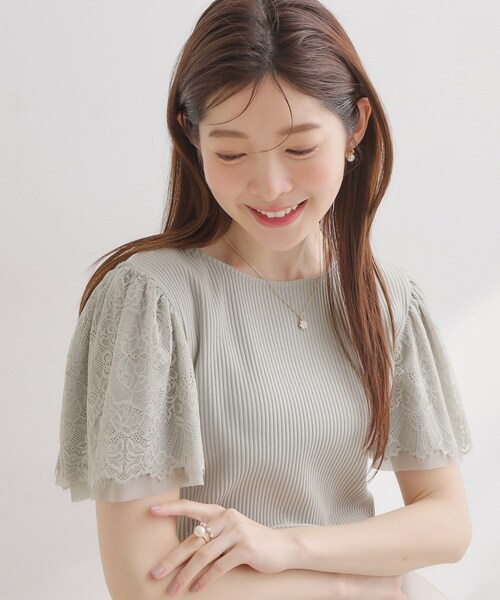 couture brooch(クチュールブローチ)の「【洗える】袖レース テレコトップス(Tシャツ/カットソー・レディース・ライトグリーン/オフホワイト/ベビーピンク/ブラック/ボルドー/サックスブルー・36/42/38/40)」の4枚目の写真