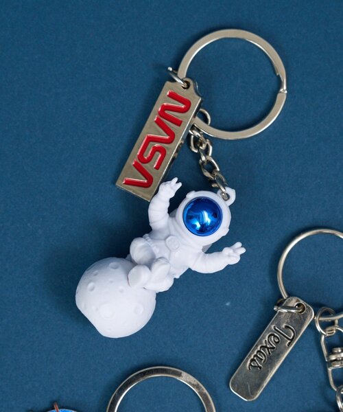 BIRTHDAY BAR(バースデイバー)の「【NASA認証】key ring キーリング(チャーム・レディース・ブルー系その他/グレー/イエロー/ブルー系その他2/ブルー/シルバー・0)」の5枚目の写真