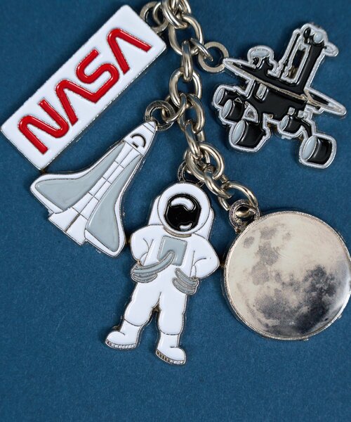 BIRTHDAY BAR(バースデイバー)の「【NASA認証】key ring キーリング(チャーム・レディース・ブルー系その他/グレー/イエロー/ブルー系その他2/ブルー/シルバー・0)」の15枚目の写真