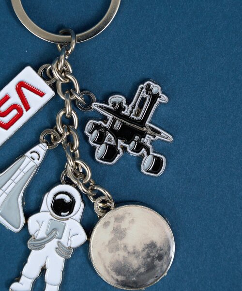 BIRTHDAY BAR(バースデイバー)の「【NASA認証】key ring キーリング(チャーム・レディース・ブルー系その他/グレー/イエロー/ブルー系その他2/ブルー/シルバー・0)」の14枚目の写真