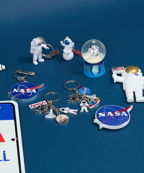 BIRTHDAY BAR(バースデイバー)の「【NASA認証】key ring キーリング(チャーム・レディース・ブルー系その他/グレー/イエロー/ブルー系その他2/ブルー/シルバー・0)」の19枚目の写真