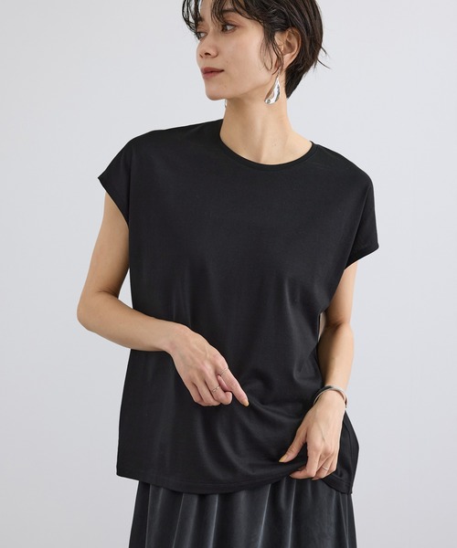 SALON adam et rope'(サロン アダム エ ロペ)の「プリマベールリラックスドルマンスリーブプルオーバー / UVケア(Tシャツ/カットソー・レディース・ブラック/オフホワイト/キャメル・FREE)」の3枚目の写真