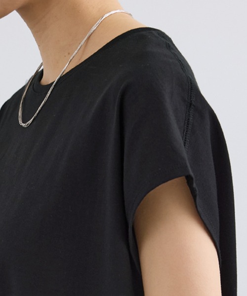 SALON adam et rope'(サロン アダム エ ロペ)の「プリマベールリラックスドルマンスリーブプルオーバー / UVケア(Tシャツ/カットソー・レディース・ブラック/オフホワイト/キャメル・FREE)」の20枚目の写真