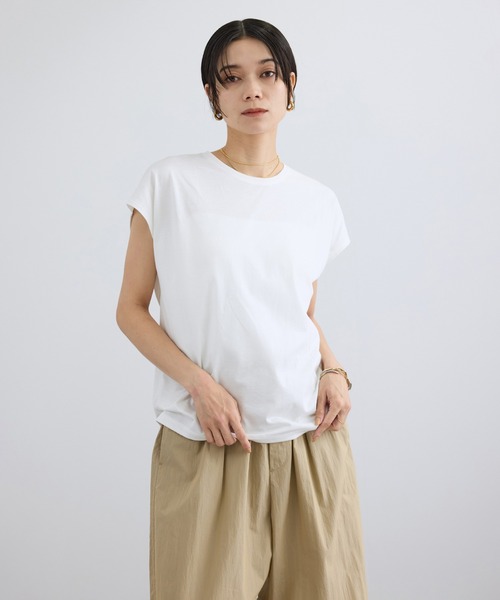 SALON adam et rope'(サロン アダム エ ロペ)の「プリマベールリラックスドルマンスリーブプルオーバー / UVケア(Tシャツ/カットソー・レディース・ブラック/オフホワイト/キャメル・FREE)」の22枚目の写真
