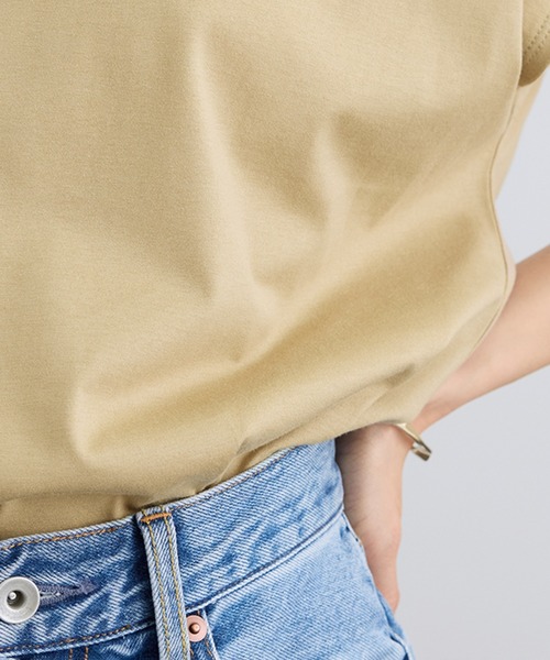 SALON adam et rope'(サロン アダム エ ロペ)の「プリマベールリラックスドルマンスリーブプルオーバー / UVケア(Tシャツ/カットソー・レディース・ブラック/オフホワイト/キャメル・FREE)」の5枚目の写真