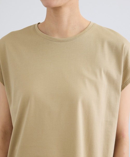 SALON adam et rope'(サロン アダム エ ロペ)の「プリマベールリラックスドルマンスリーブプルオーバー / UVケア(Tシャツ/カットソー・レディース・ブラック/オフホワイト/キャメル・FREE)」の9枚目の写真