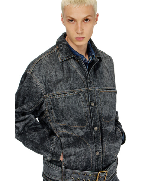 DIESEL(ディーゼル)の「メンズ デニムジャケット D-VALERO-S(デニムジャケット・メンズ・ブラック系その他・MEDIUM/LARGE/SMALL/X-SMALL/X-LARGE)」の6枚目の写真