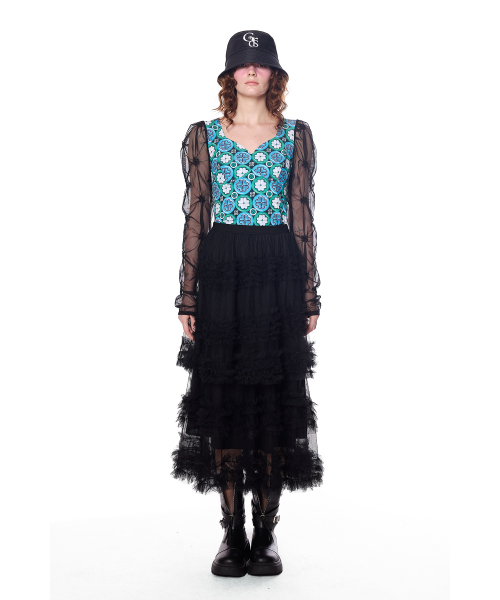 GREEDILOUS(グリディアス)の「Signature Floral Sheer Sleeve Top(その他トップス・レディース・その他・X-SMALL/SMALL/MEDIUM/LARGE)」の2枚目の写真