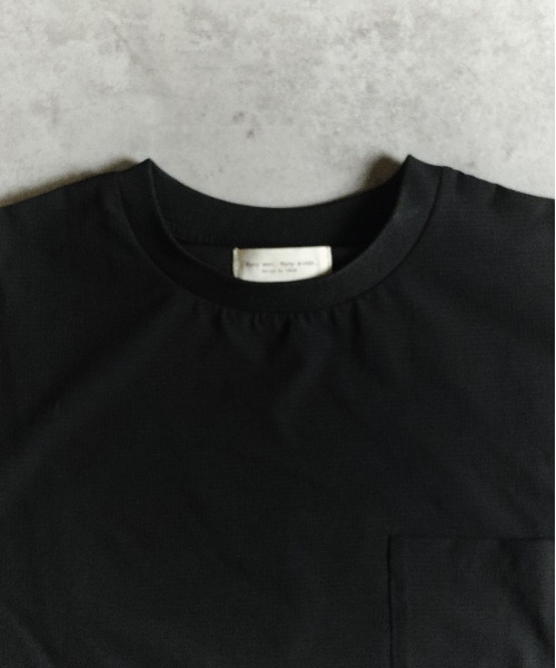 many men many mind(メニーメンメニーマインド)の「MANYMENMANYMINDS / AIRLEAKFABRIC/クルーネックTシャツ(Tシャツ/カットソー・メンズ・チャコール/ブラック・X-LARGE/LARGE/MEDIUM)」の5枚目の写真