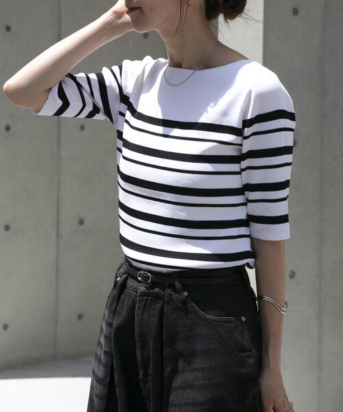 ITEMS URBANRESEARCH(アイテムズ アーバンリサーチ)の「『洗濯可』ソウバリボートネックニット(ニット/セーター・レディース・ブラウン/ホワイト系その他/ネイビー・FREE)」の1枚目の写真