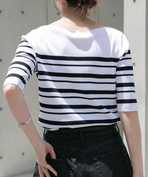 ITEMS URBANRESEARCH(アイテムズ アーバンリサーチ)の「『洗濯可』ソウバリボートネックニット(ニット/セーター・レディース・ブラウン/ホワイト系その他/ネイビー・FREE)」の6枚目の写真